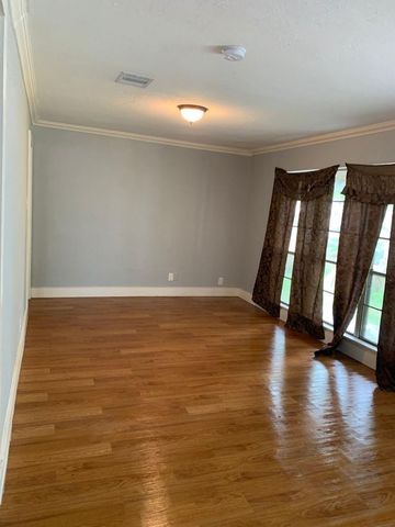 10601 Ambursen Street, Houston, TX 77034