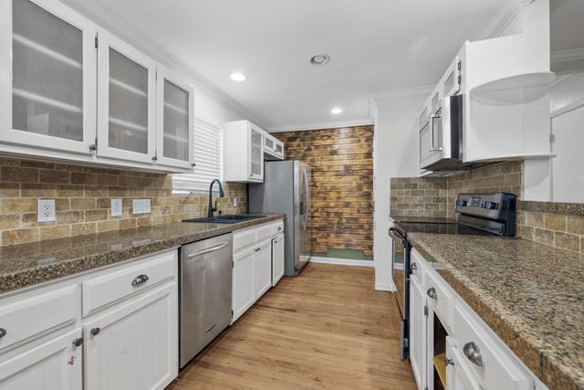 2206 Castlewood TRL, Leander, TX 78641