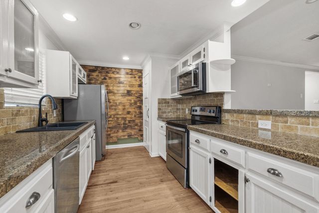 2206 Castlewood TRL, Leander, TX 78641