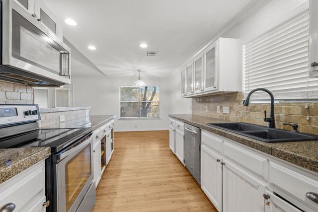 2206 Castlewood TRL, Leander, TX 78641