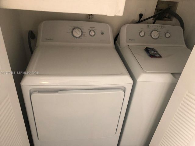 18336 NW 68th Ave I, Hialeah, FL 33015