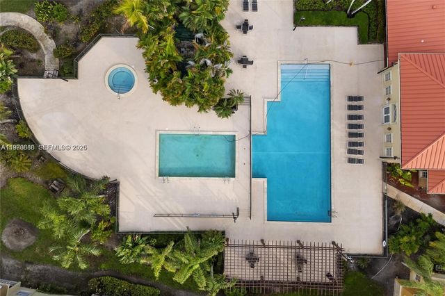 18336 NW 68th Ave I, Hialeah, FL 33015