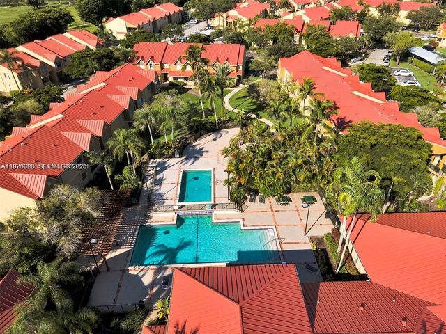 18336 NW 68th Ave I, Hialeah, FL 33015