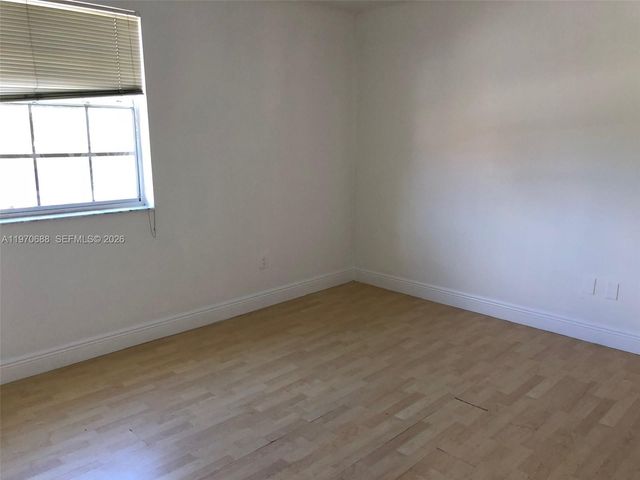 18336 NW 68th Ave I, Hialeah, FL 33015