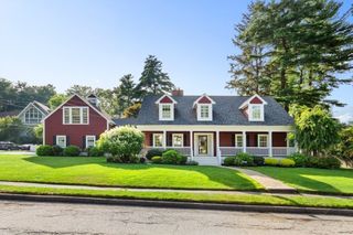 4 Friars Ln, Lynnfield, MA 01940