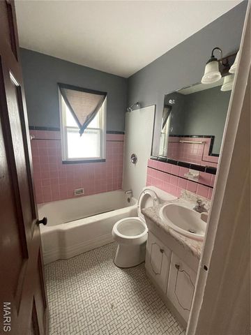 1947 Raft Drive, Normandy, MO 63133