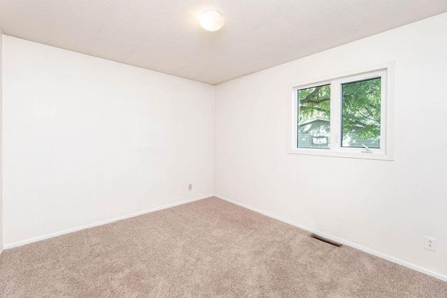 1410 24th Avenue S, Moorhead, MN 56560