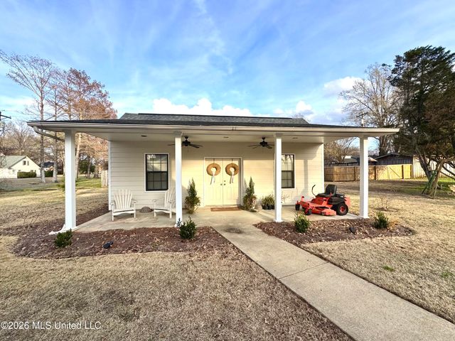 202 Gayle Drive, Clarksdale, MS 38614