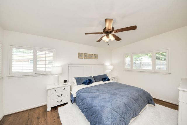 10150 Brinwood Drive, Houston, TX 77043