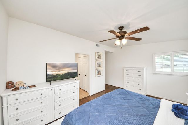 10150 Brinwood Drive, Houston, TX 77043