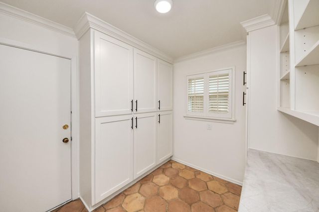 10150 Brinwood Drive, Houston, TX 77043