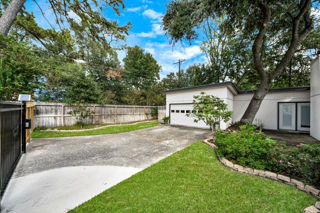 10150 Brinwood Drive, Houston, TX 77043