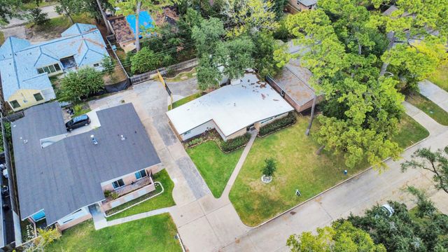 10150 Brinwood Drive, Houston, TX 77043