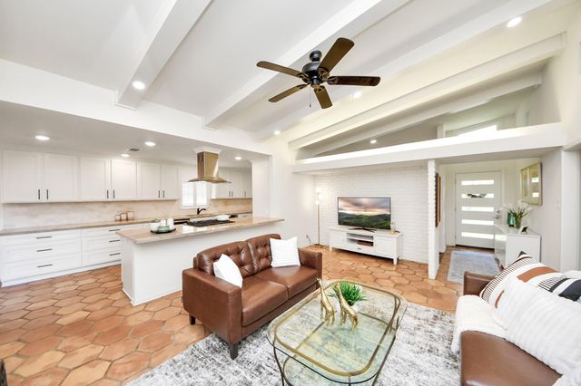 10150 Brinwood Drive, Houston, TX 77043