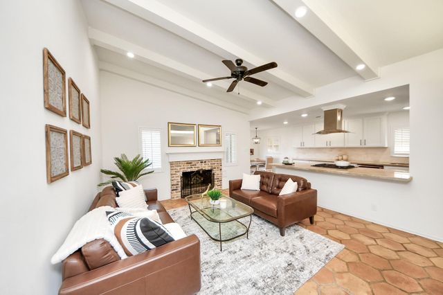 10150 Brinwood Drive, Houston, TX 77043