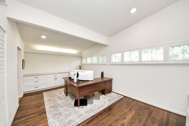 10150 Brinwood Drive, Houston, TX 77043