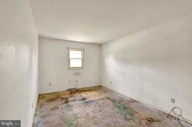 1733 WILDERNESS RD, Lancaster, PA 17603
