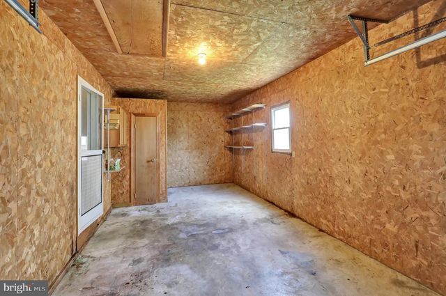 1733 WILDERNESS RD, Lancaster, PA 17603