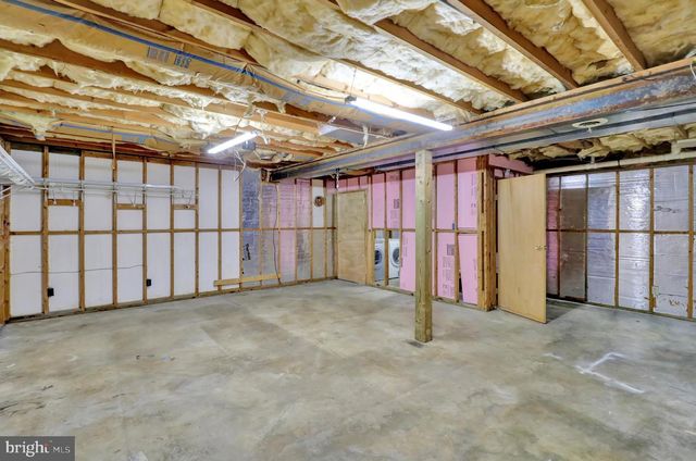 1733 WILDERNESS RD, Lancaster, PA 17603