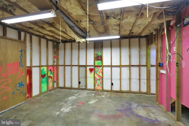1733 WILDERNESS RD, Lancaster, PA 17603