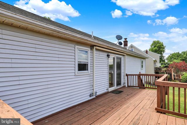 1733 WILDERNESS RD, Lancaster, PA 17603