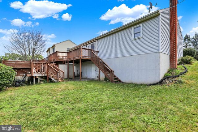 1733 WILDERNESS RD, Lancaster, PA 17603
