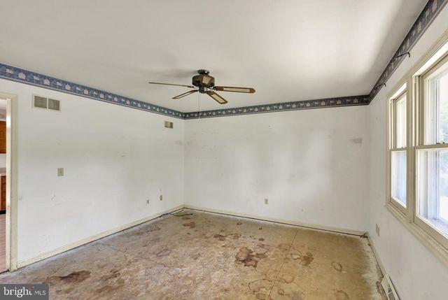 1733 WILDERNESS RD, Lancaster, PA 17603