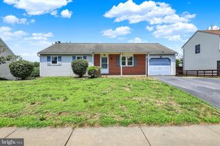 1733 WILDERNESS RD, Lancaster, PA 17603