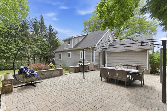 123 Hilburn Road, Scarsdale, NY 10583