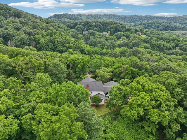 1607 Otter Creek Rd, Nashville, TN 37215