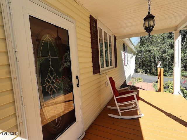 2855 Kents Ridge Road, Cedar Bluff, VA 24609