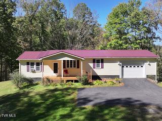 2855 Kents Ridge Road, Cedar Bluff, VA 24609