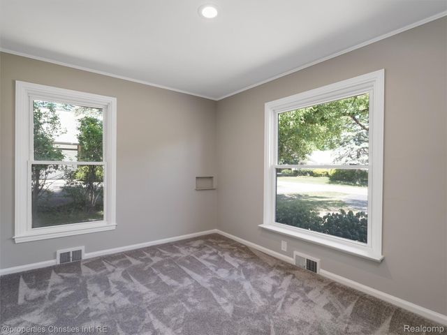 1257 Charrington Road, Bloomfield Hills, MI 48301