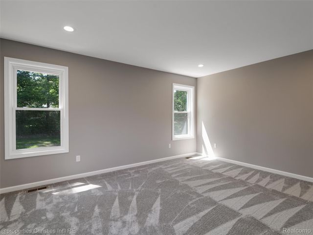 1257 Charrington Road, Bloomfield Hills, MI 48301