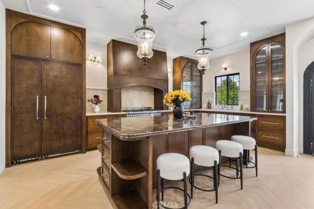 1358 S Ridgeley, Los Angeles, CA 90019