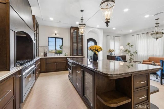 1358 S Ridgeley, Los Angeles, CA 90019