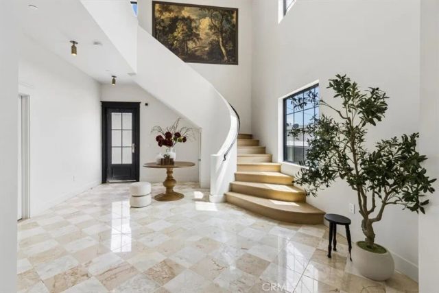 1358 S Ridgeley, Los Angeles, CA 90019