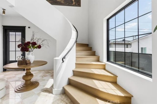 1358 S Ridgeley, Los Angeles, CA 90019
