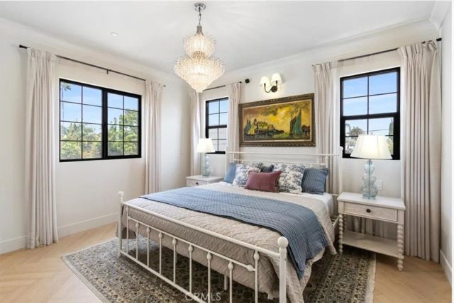 1358 S Ridgeley, Los Angeles, CA 90019