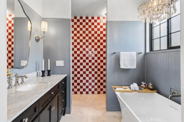 1358 S Ridgeley, Los Angeles, CA 90019
