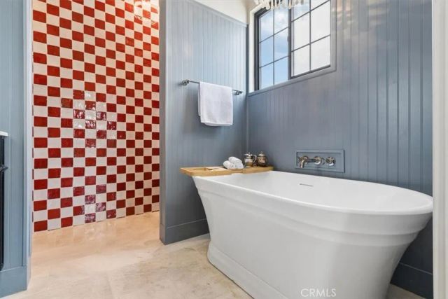 1358 S Ridgeley, Los Angeles, CA 90019