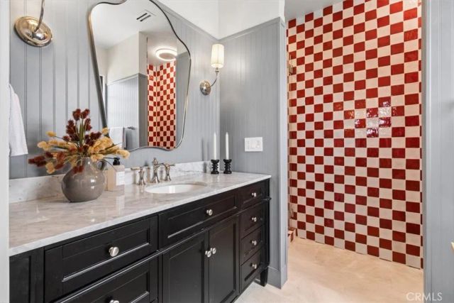 1358 S Ridgeley, Los Angeles, CA 90019