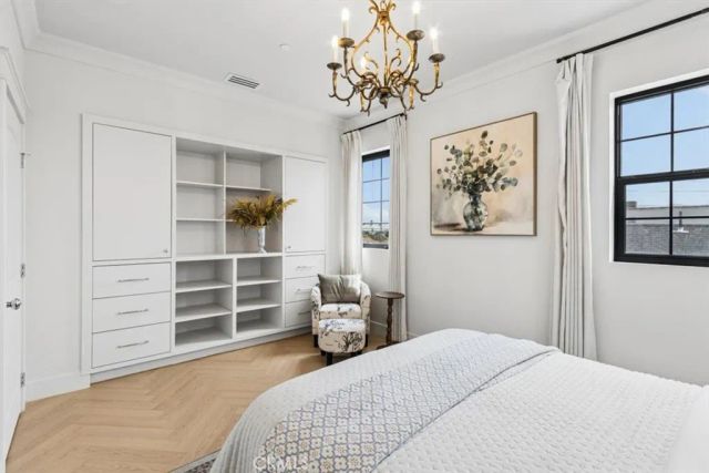 1358 S Ridgeley, Los Angeles, CA 90019
