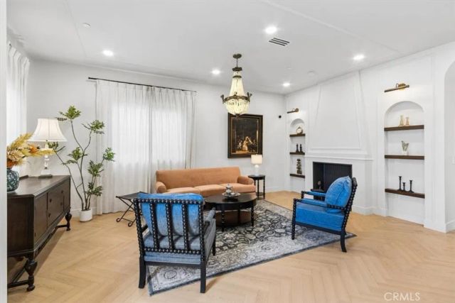 1358 S Ridgeley, Los Angeles, CA 90019