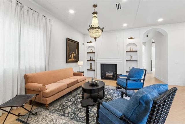 1358 S Ridgeley, Los Angeles, CA 90019