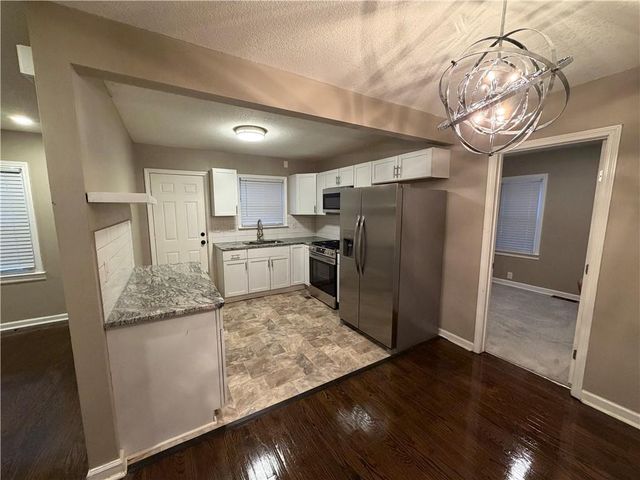 1614 E 85TH Street, Kansas City, MO 64131