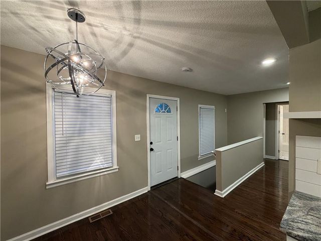 1614 E 85TH Street, Kansas City, MO 64131