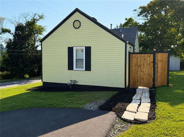 1614 E 85TH Street, Kansas City, MO 64131