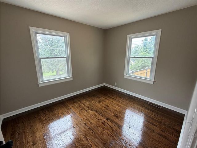 1614 E 85TH Street, Kansas City, MO 64131