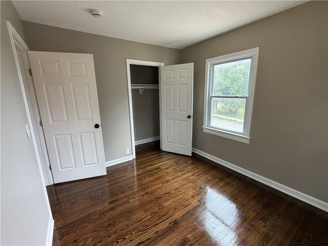1614 E 85TH Street, Kansas City, MO 64131